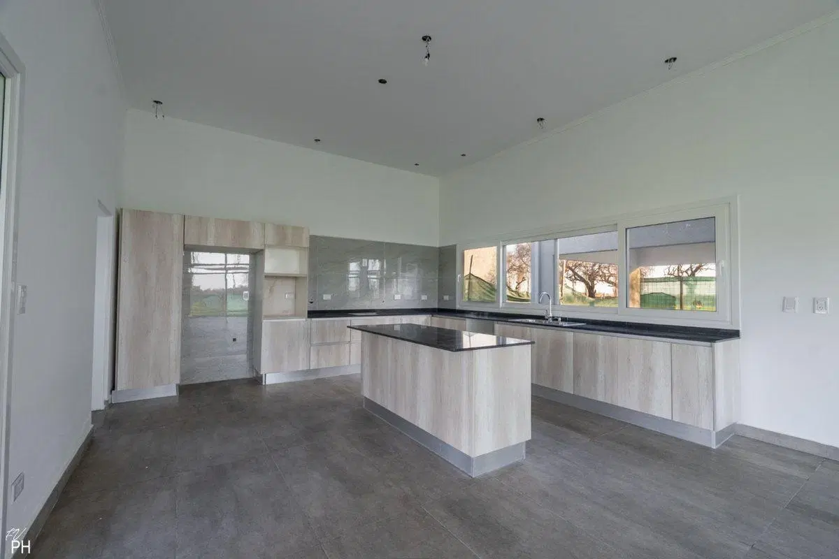 CASA EN VENTA 3 DORMITORIOS EN HARAS DE FUNES 4
