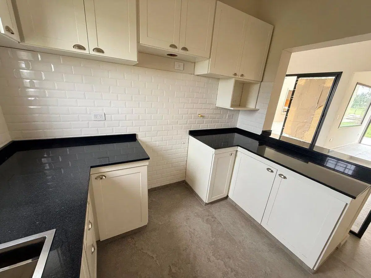 Venta casa a estrenar 3 dormitorios y pileta 4