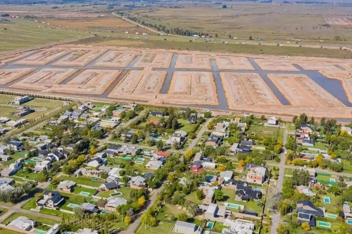 VENTA LOTE FUNES LAKES 8