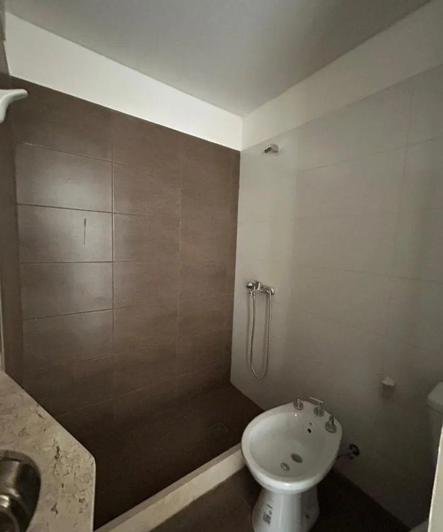 VENTA DEPTO. 1 DORM  CON COCHERA  G. BAIGORRIA 4