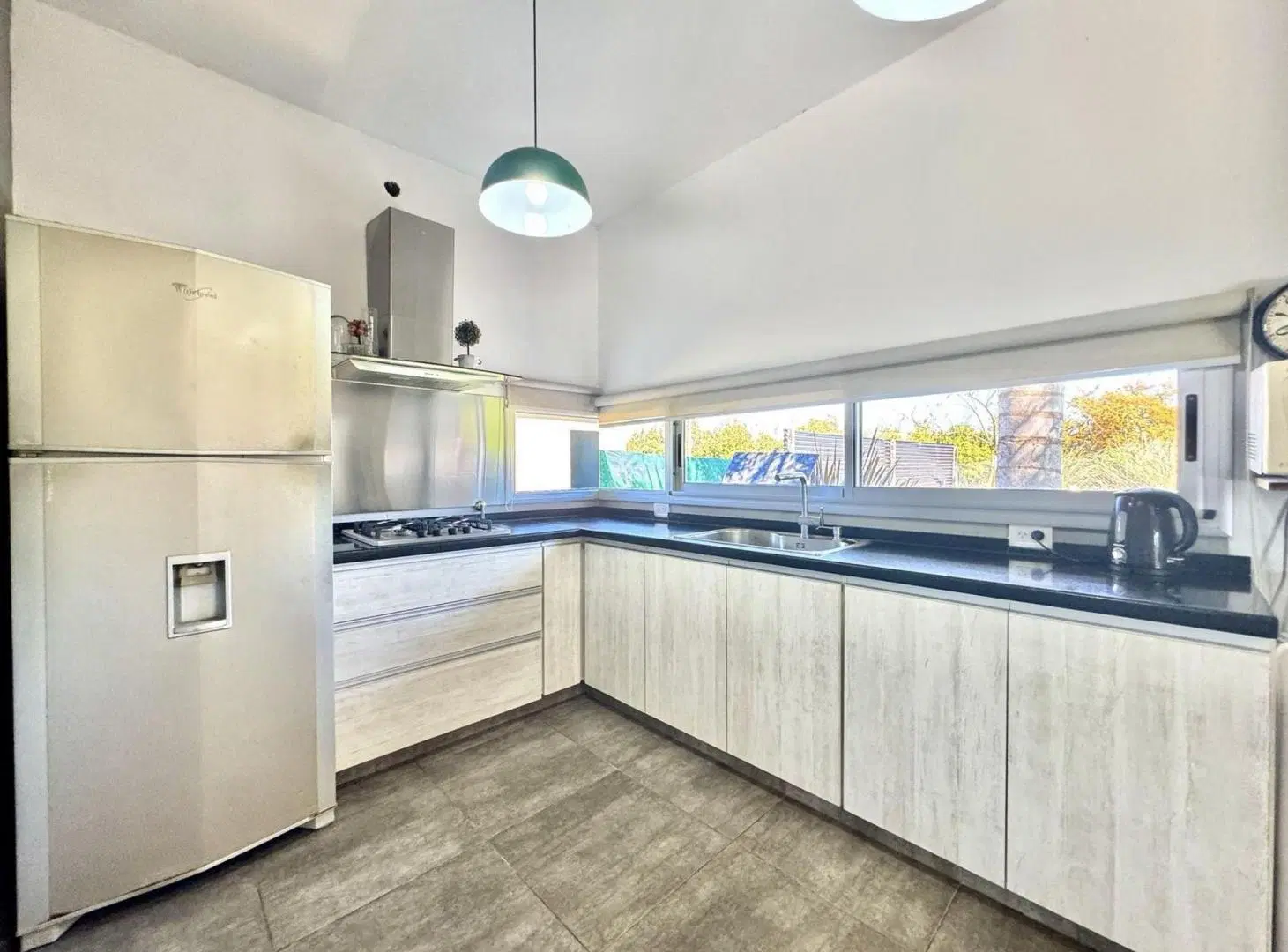 CASA EN VENTA DOS DORMITORIOS ROLDAN 3