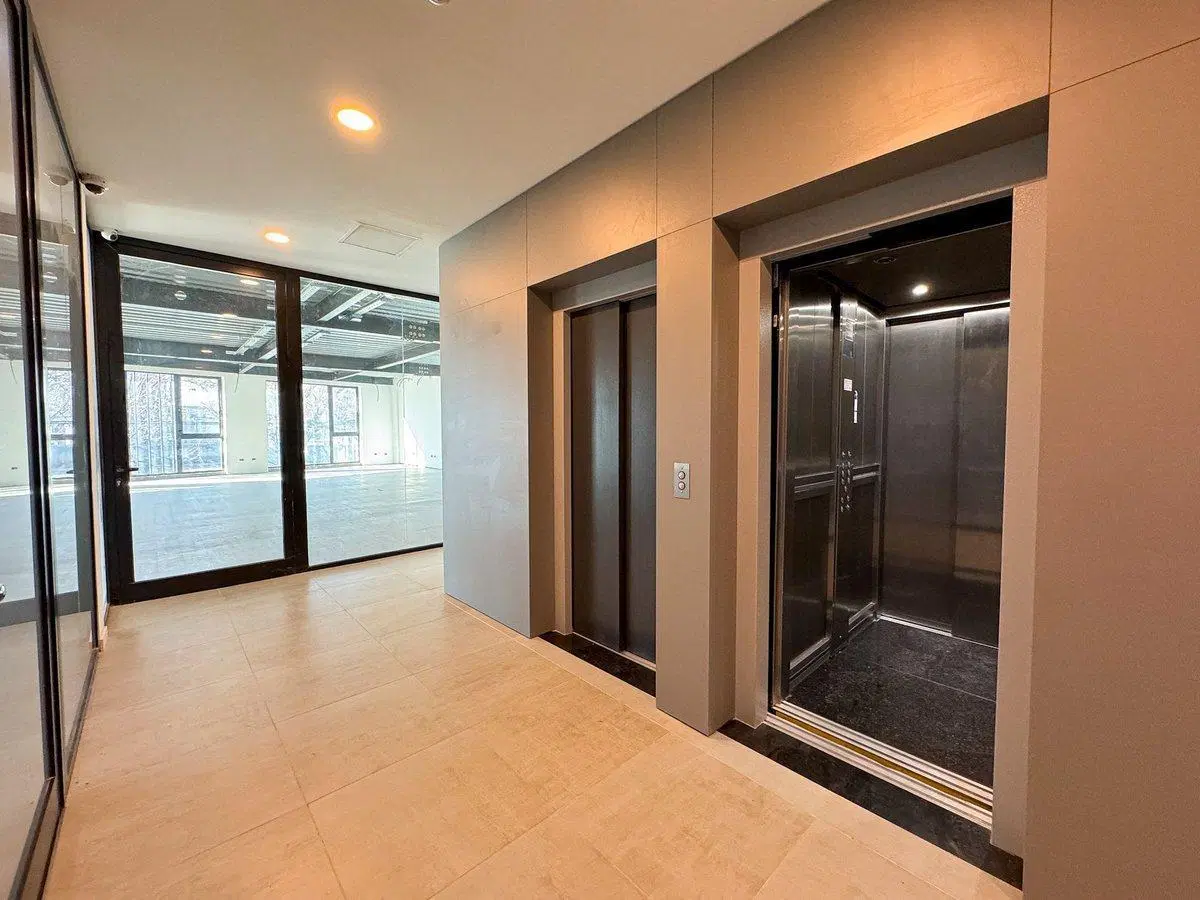 OFICINAS COMERCIALES PREMIUM EN ALQUILER FISHERTON 2