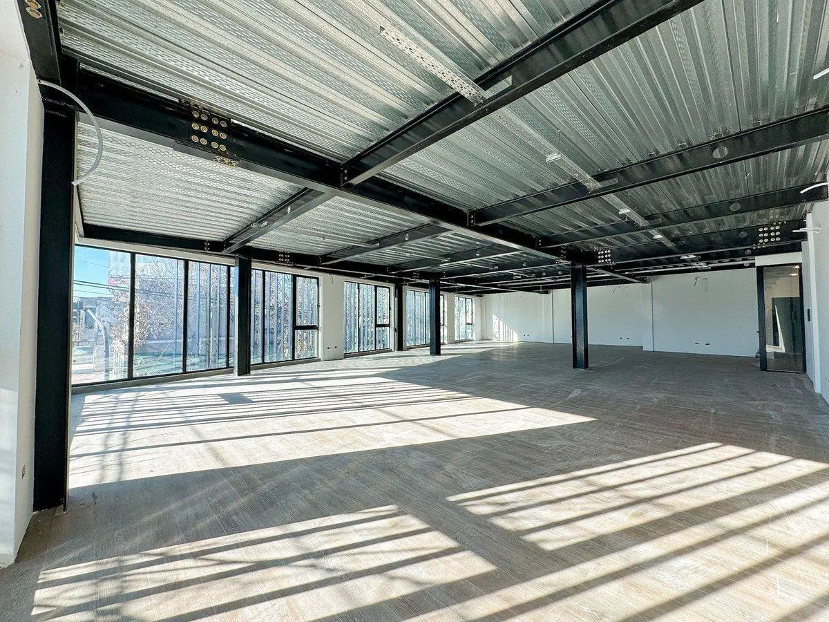 OFICINAS COMERCIALES PREMIUM EN ALQUILER FISHERTON 3
