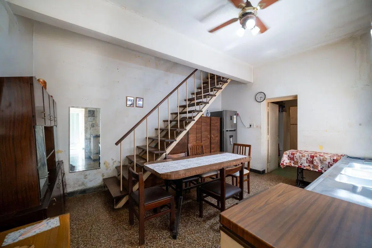 DEPTO. VENTA PASILLO ÚNICO NO PH  2 DORMIT. 4