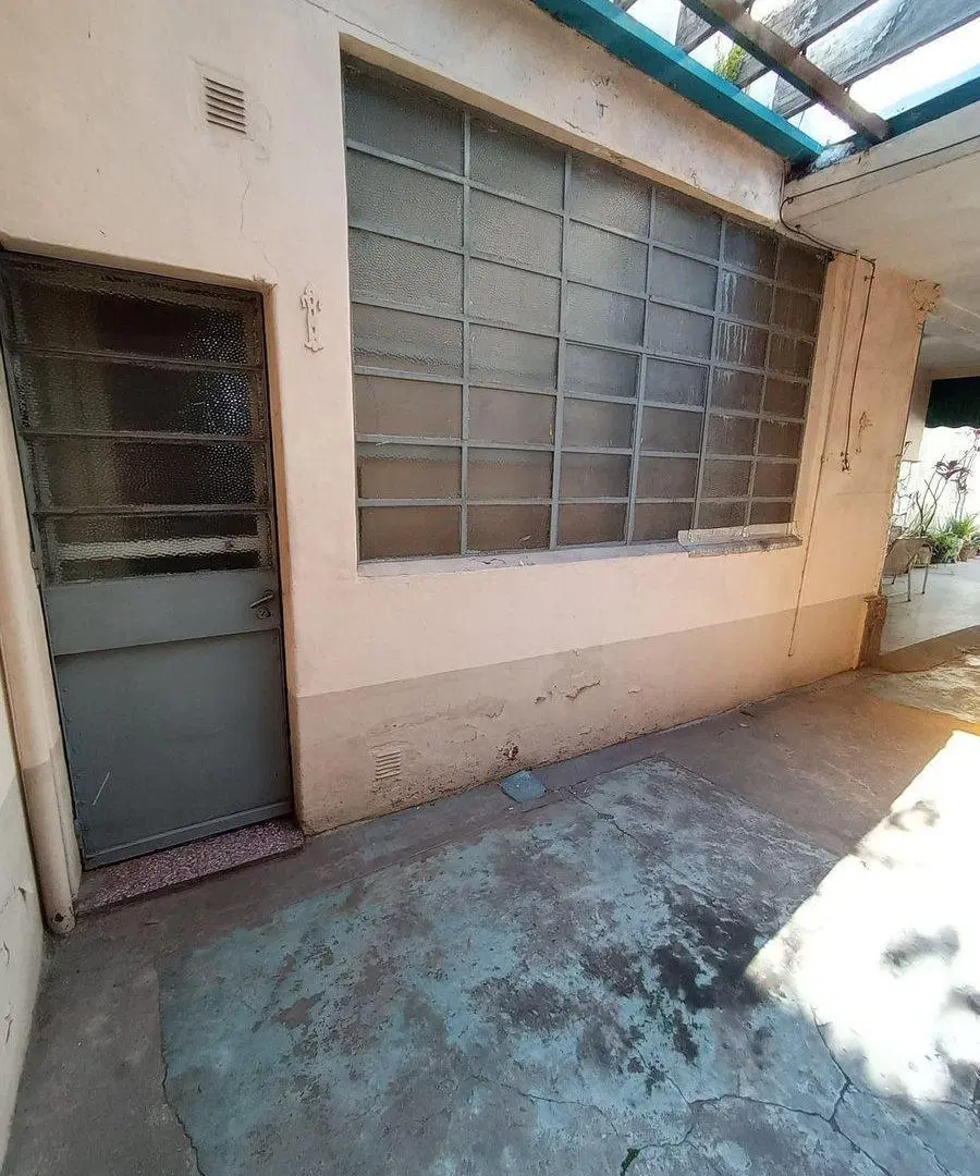 CASA  EN VENTA 2 DORMITORIOS TIRO SUIZO CON LOCAL 5