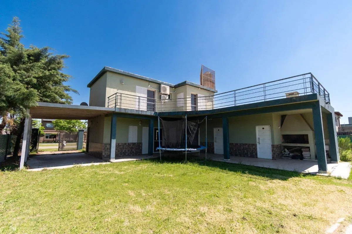 VENTA CASA DE 3 DORMITORIOS PUNTA CHACRA 2