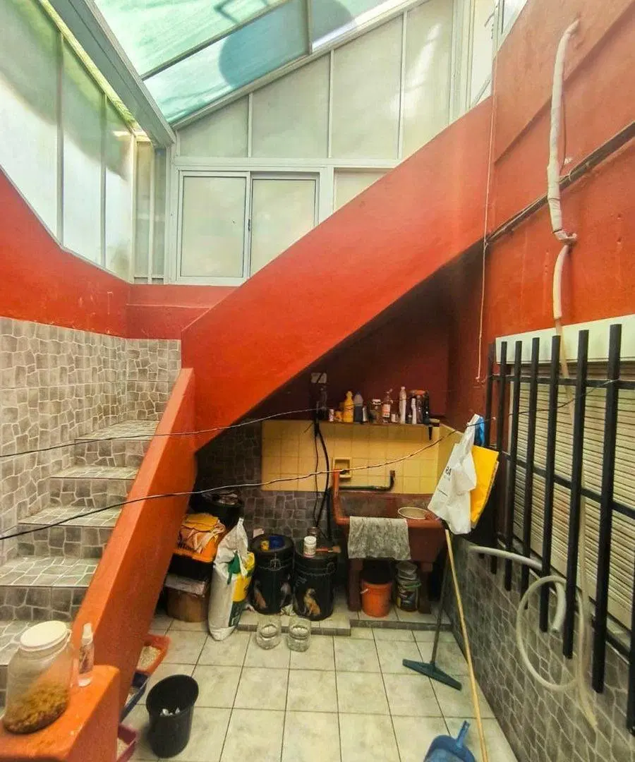 CASA EN VENTA DE PASILLO DOS DORMIS TIRO SUIZO 5
