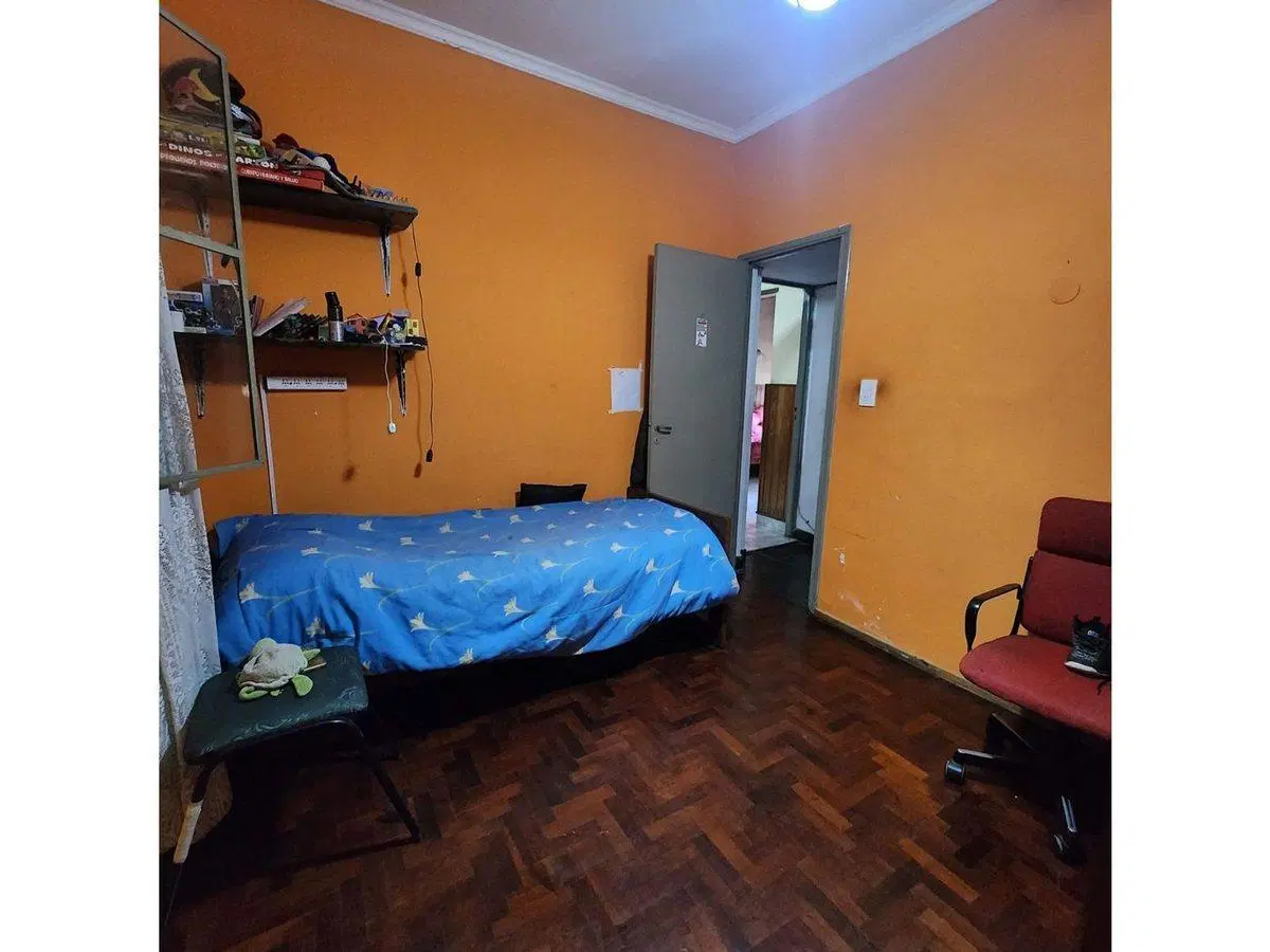 CASA EN VENTA 3 DORMITORIOS + COCHERA 5