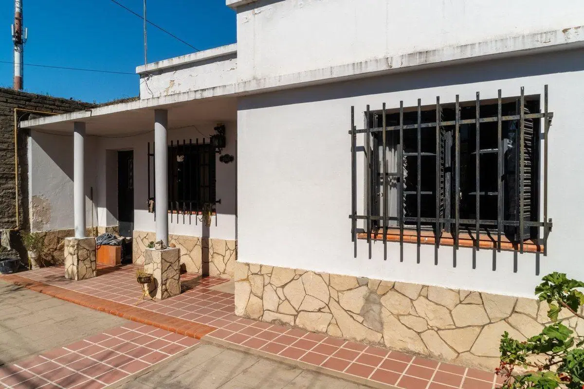Venta Galpon con Casa 2