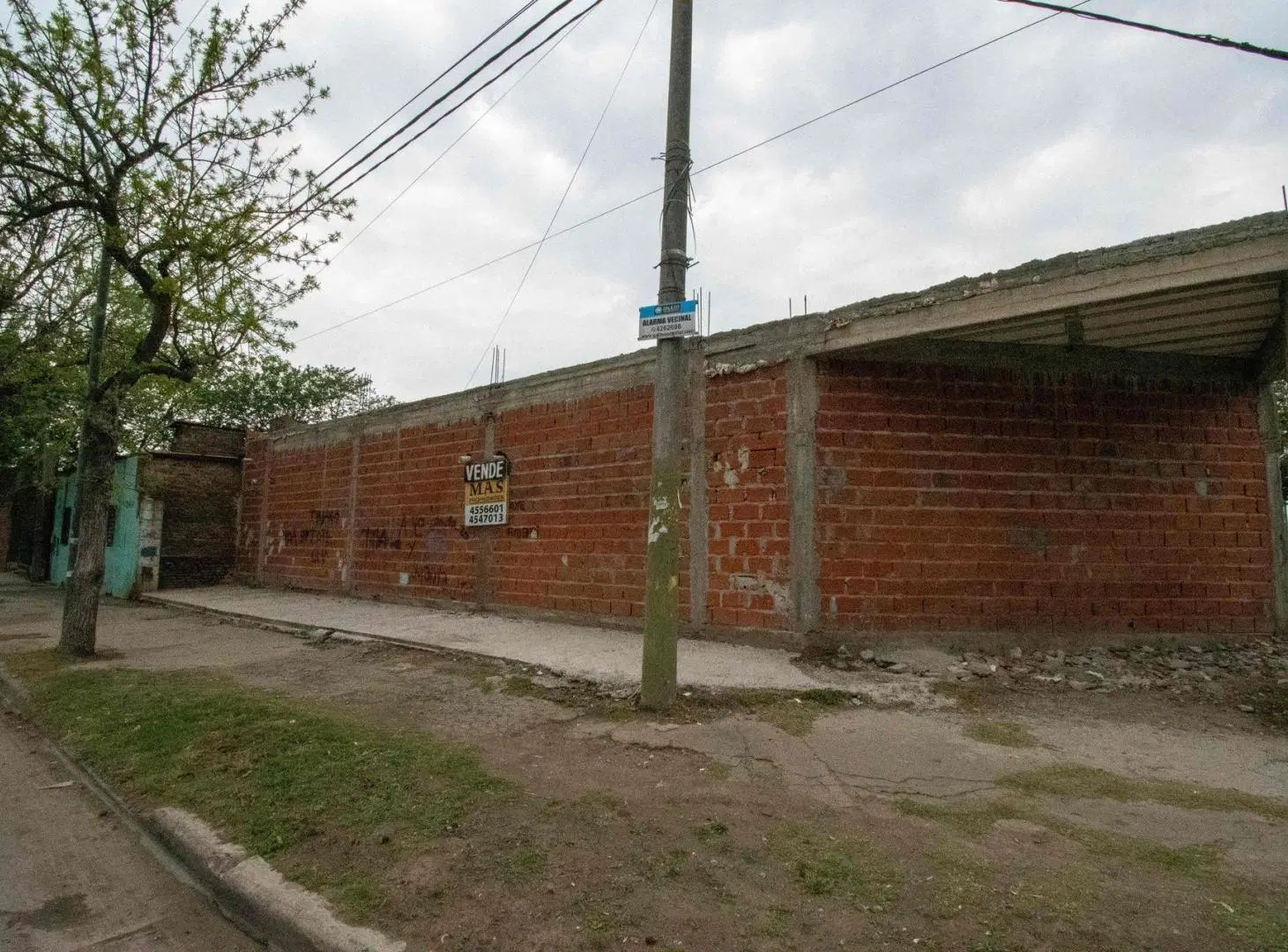 GALPÓN A LA VENTA CON LOCALES EMPALME GRANEROS 4
