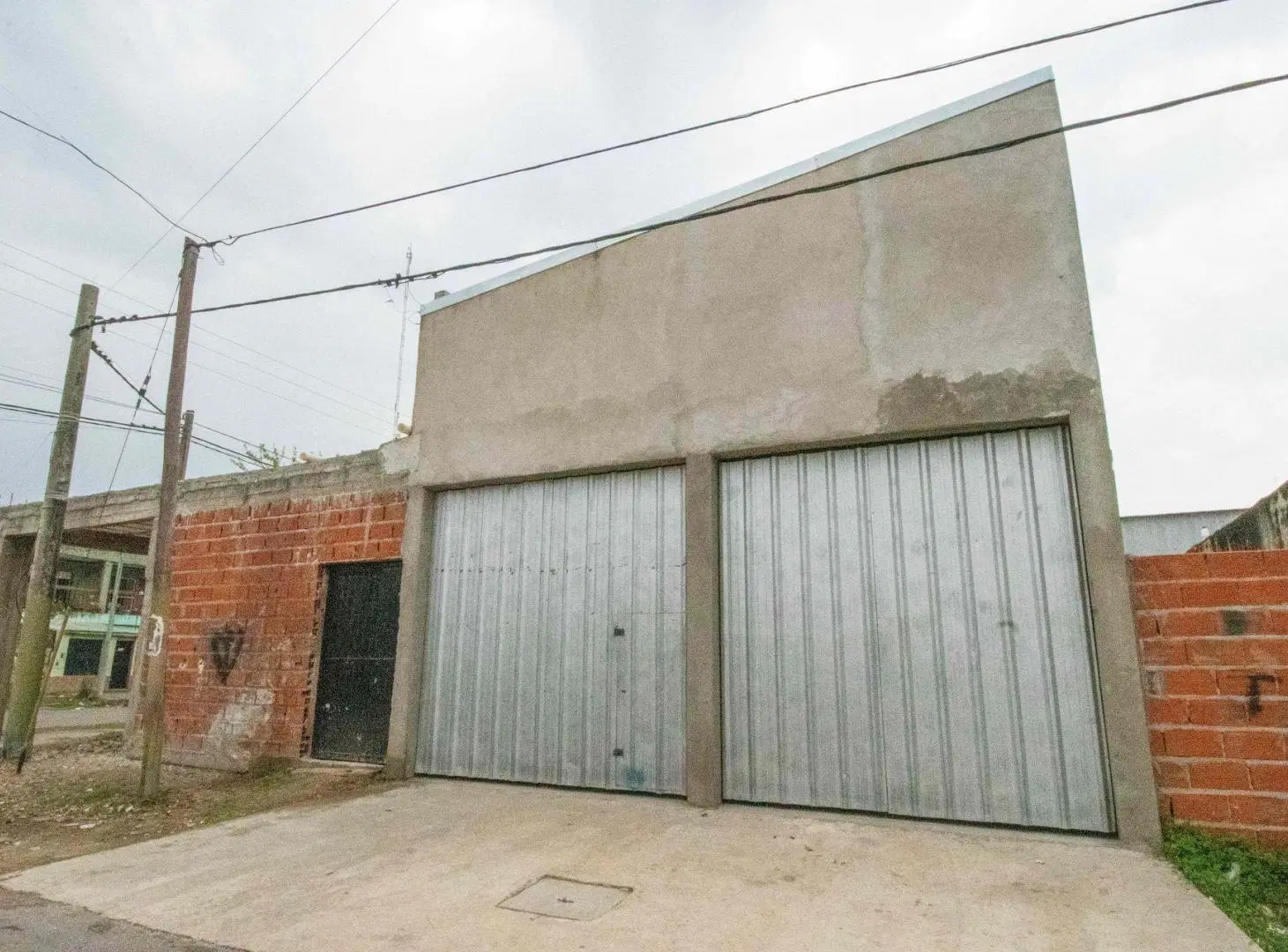 GALPÓN A LA VENTA CON LOCALES EMPALME GRANEROS 5