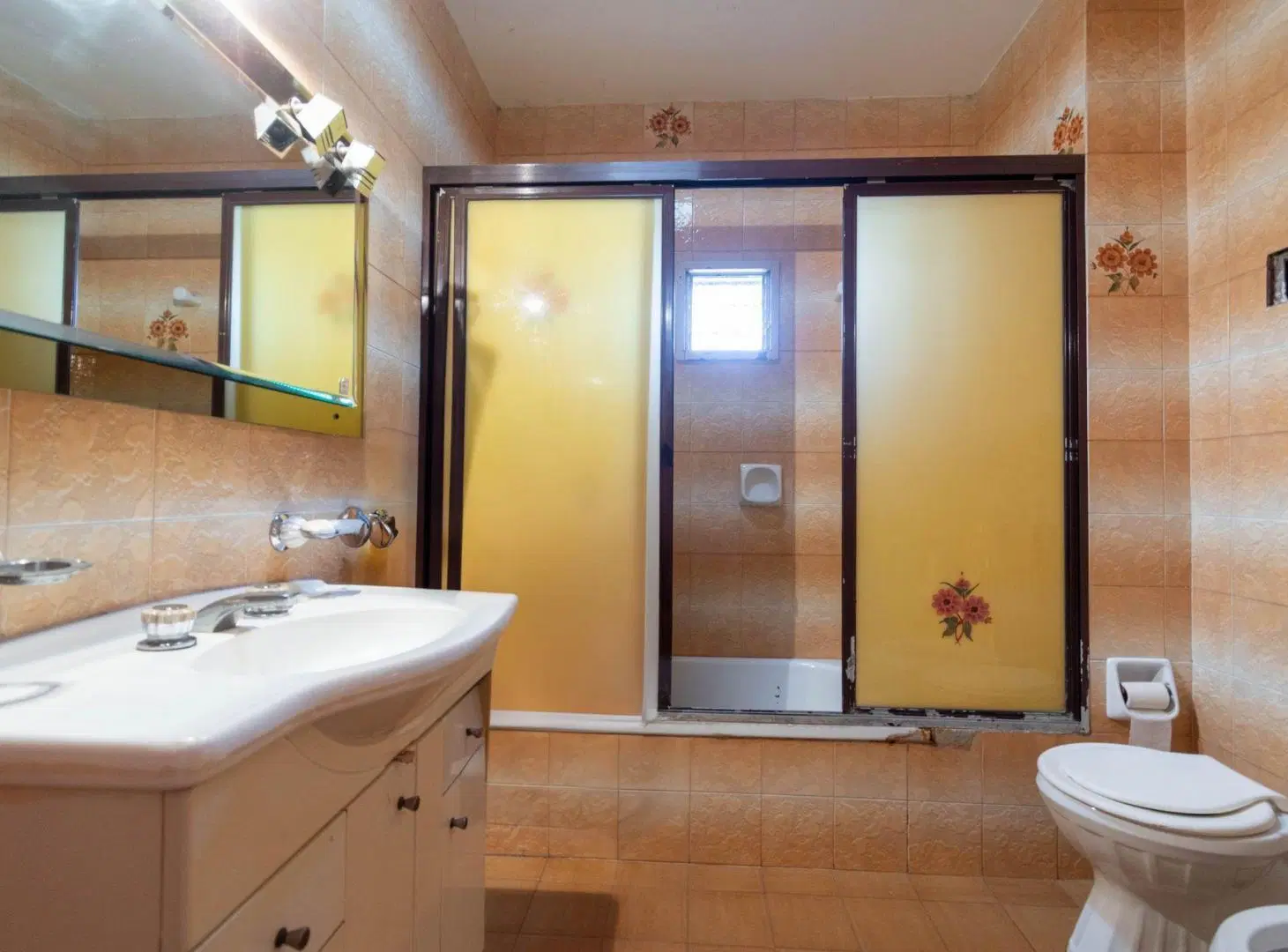 CASA EN VENTA TRES DORMITORIOS BARRIO BELGRANO 2