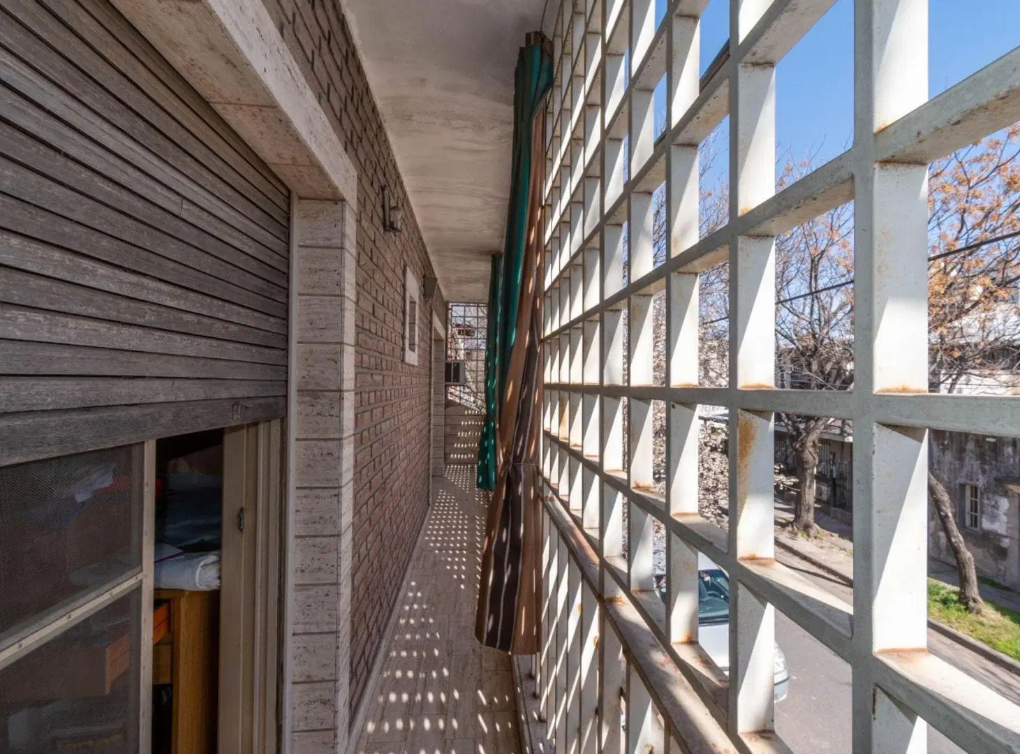 CASA EN VENTA TRES DORMITORIOS BARRIO BELGRANO 5
