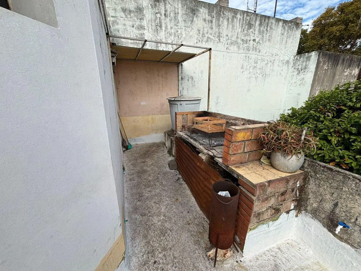 CASA EN VENTA 3 DORMITORIOS BARRIO MATHEU 5