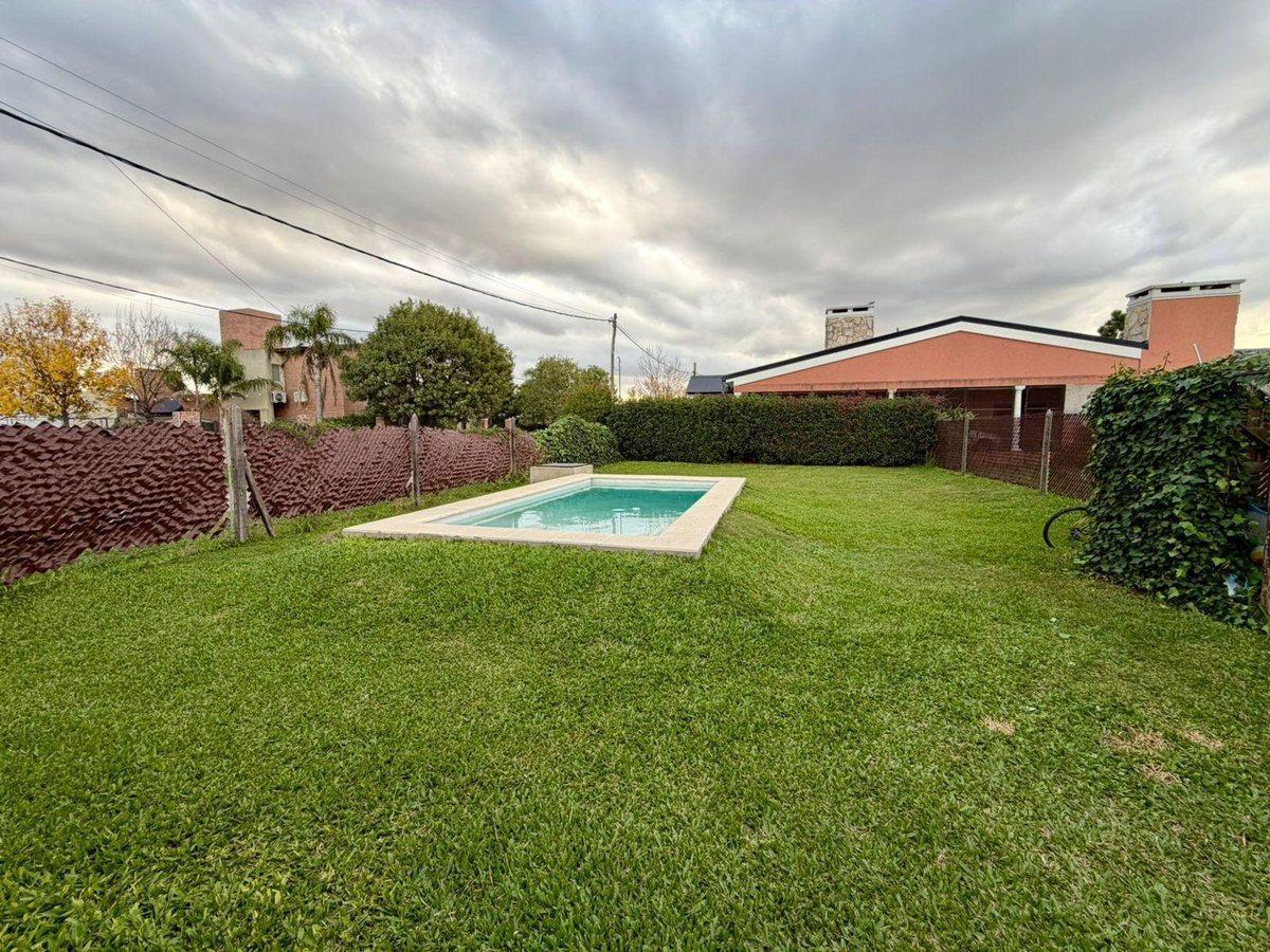 CASA DE DORMITORIOS EN VENTA EN TDS2 CON PILETA