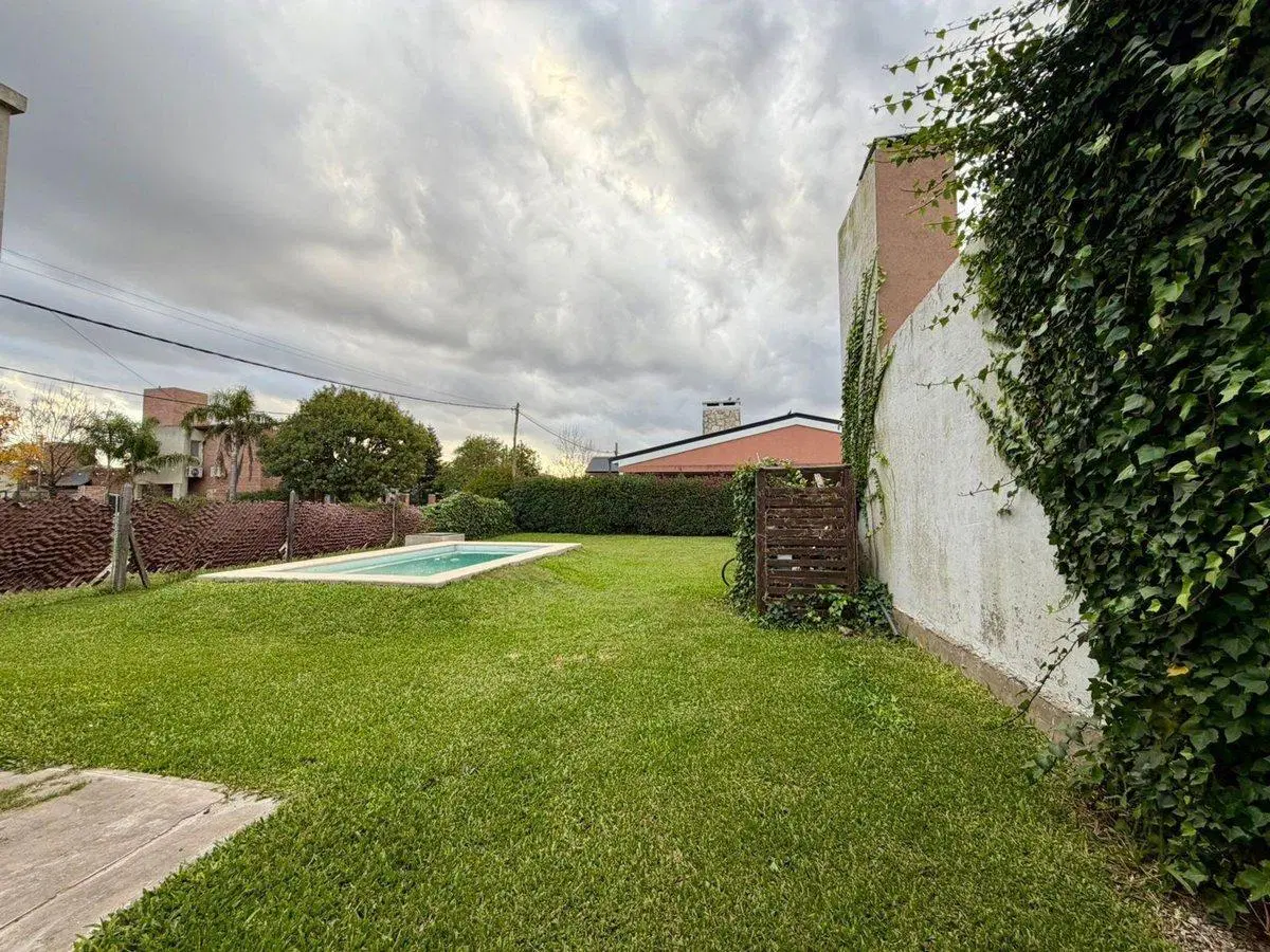 CASA DE DORMITORIOS EN VENTA EN TDS2 CON PILETA 3