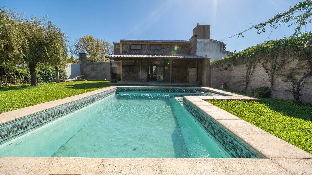 CASA EN VENTA 3 DORMITORIOS IBARLUCEA 3