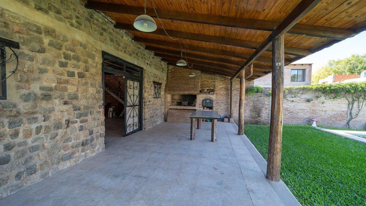 CASA EN VENTA 3 DORMITORIOS IBARLUCEA
