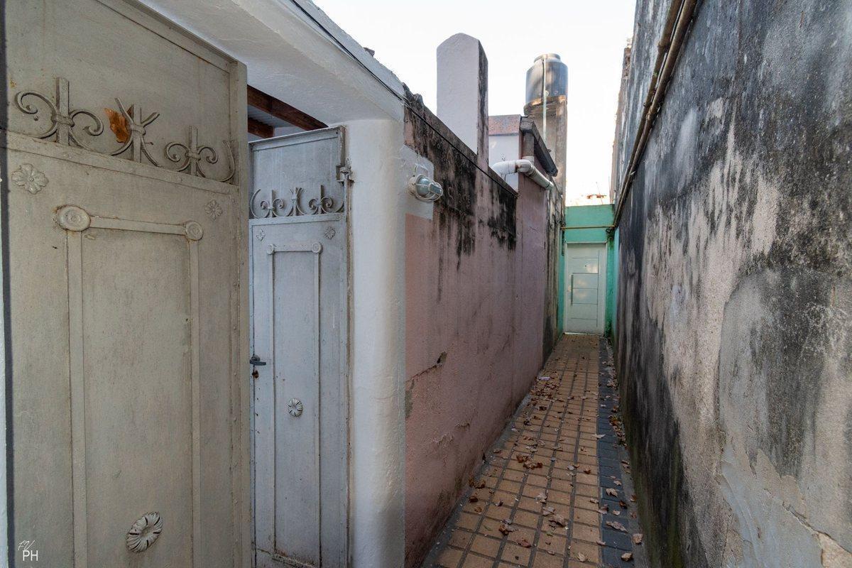 CASA PASILLO EN VENTA 2 DORM CON PATIO B.REFINERIA