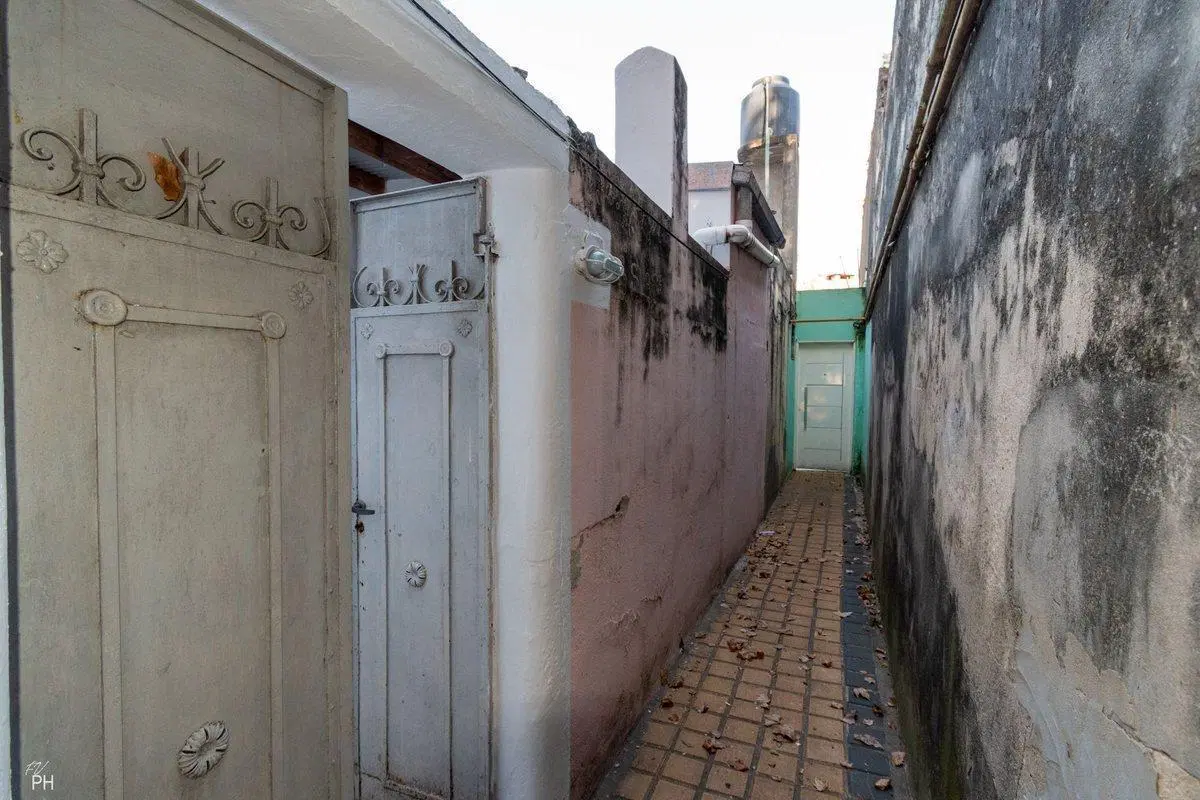 CASA PASILLO EN VENTA 2 DORM CON PATIO B.REFINERIA 3