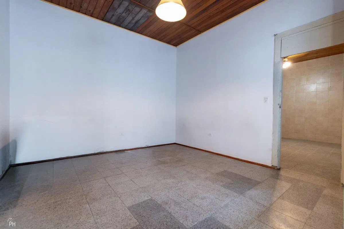 CASA PASILLO EN VENTA 2 DORM CON PATIO B.REFINERIA 4
