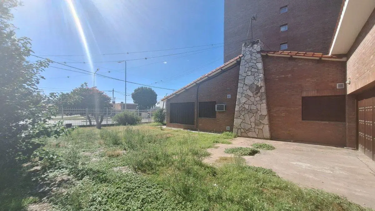 CASA A REFACCIONAR EN SAN LORENZO 2