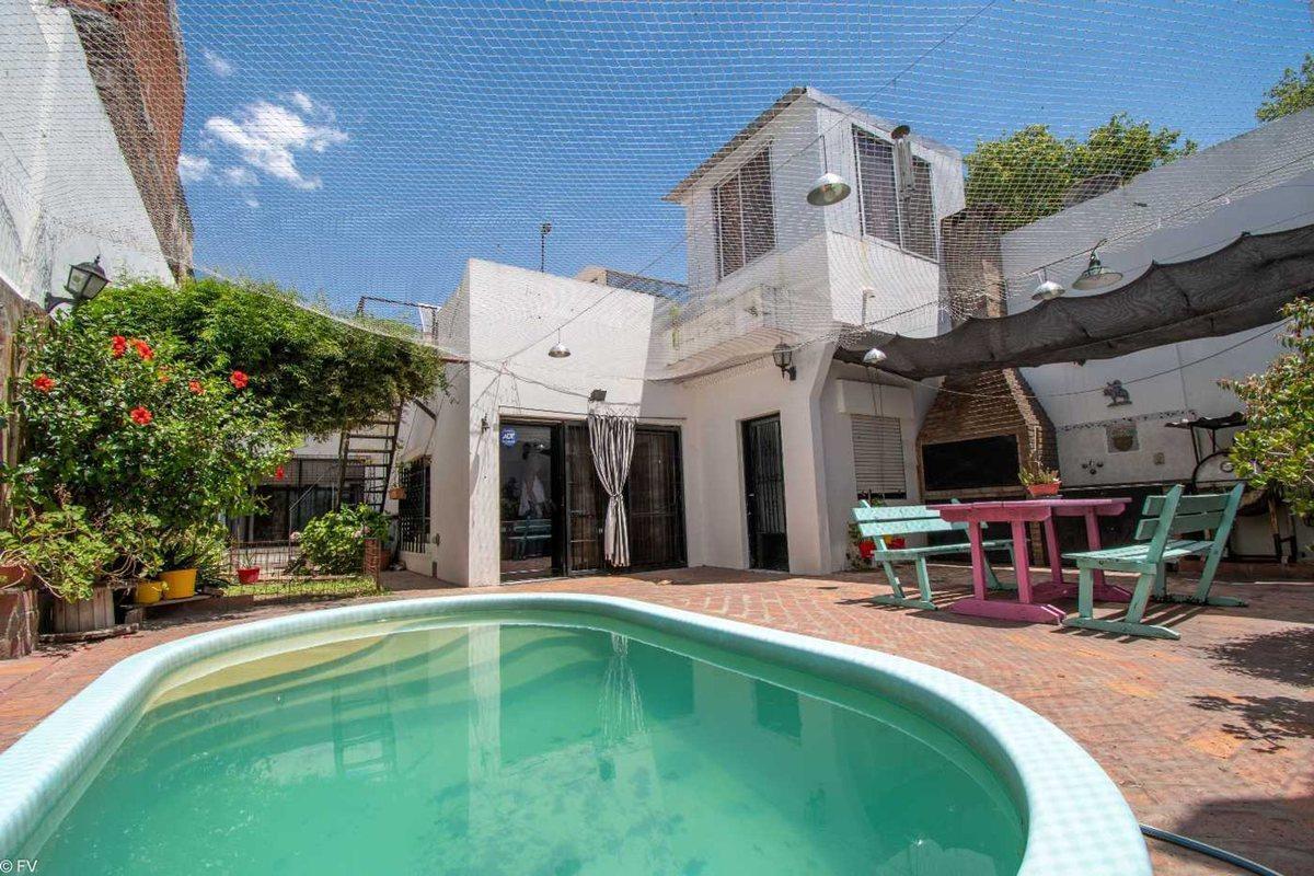 CASA EN VENTA REFINERIA TRES DORMITORIOS