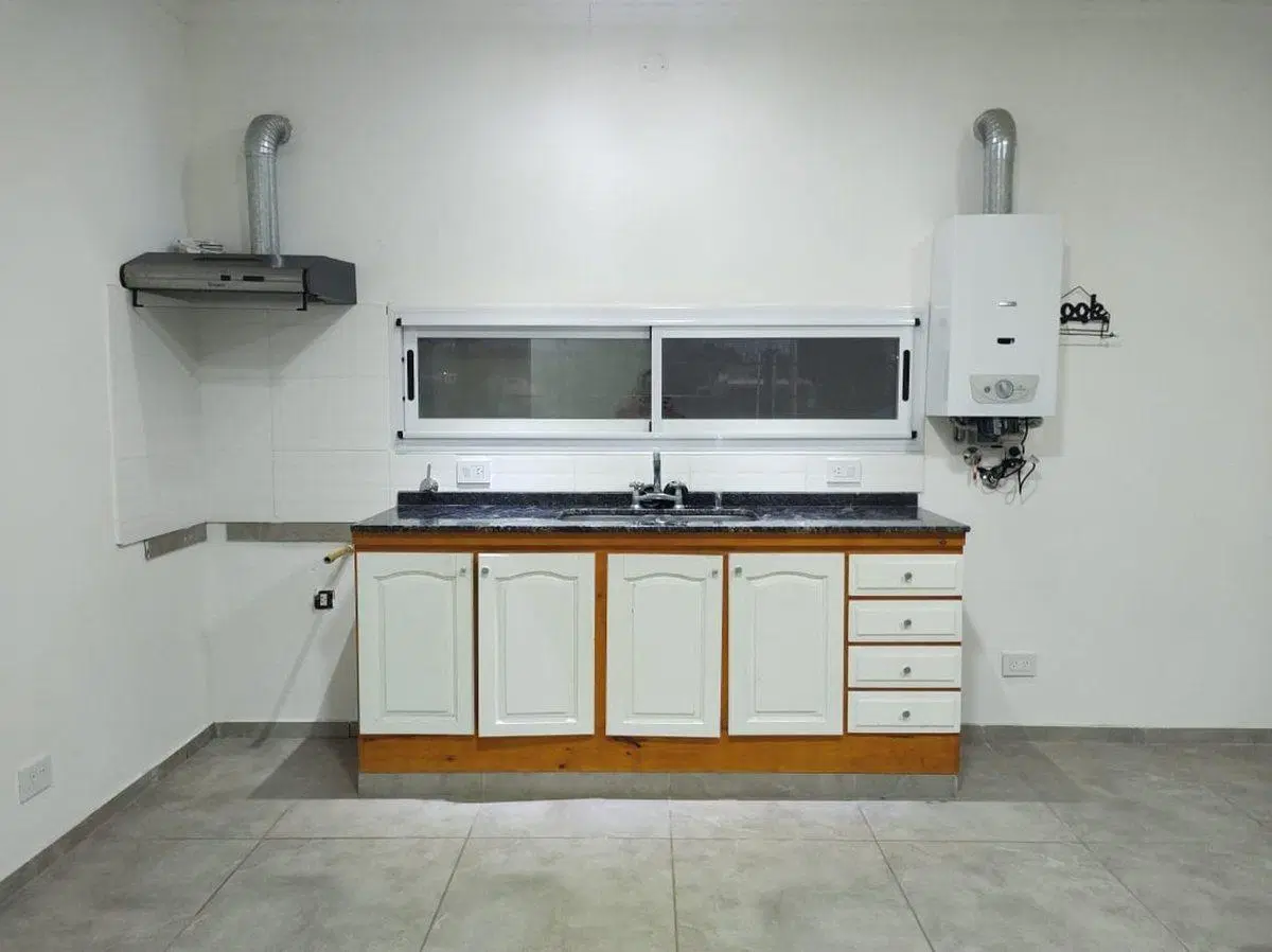 VENTA CASA 2 DORM. CON PILETA Y QUINCHO, IBARLUCEA 3
