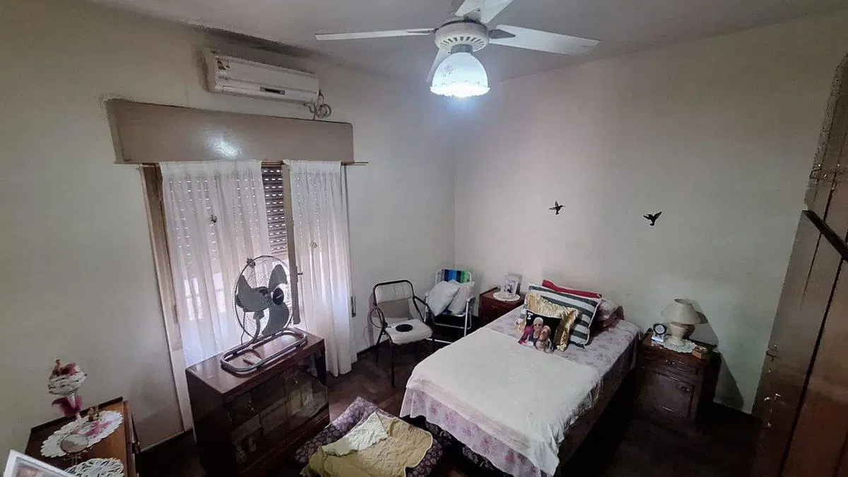 DOS CASAS EN VENTA 5 AMBIENTES ZONA SUR ROSARIO 2
