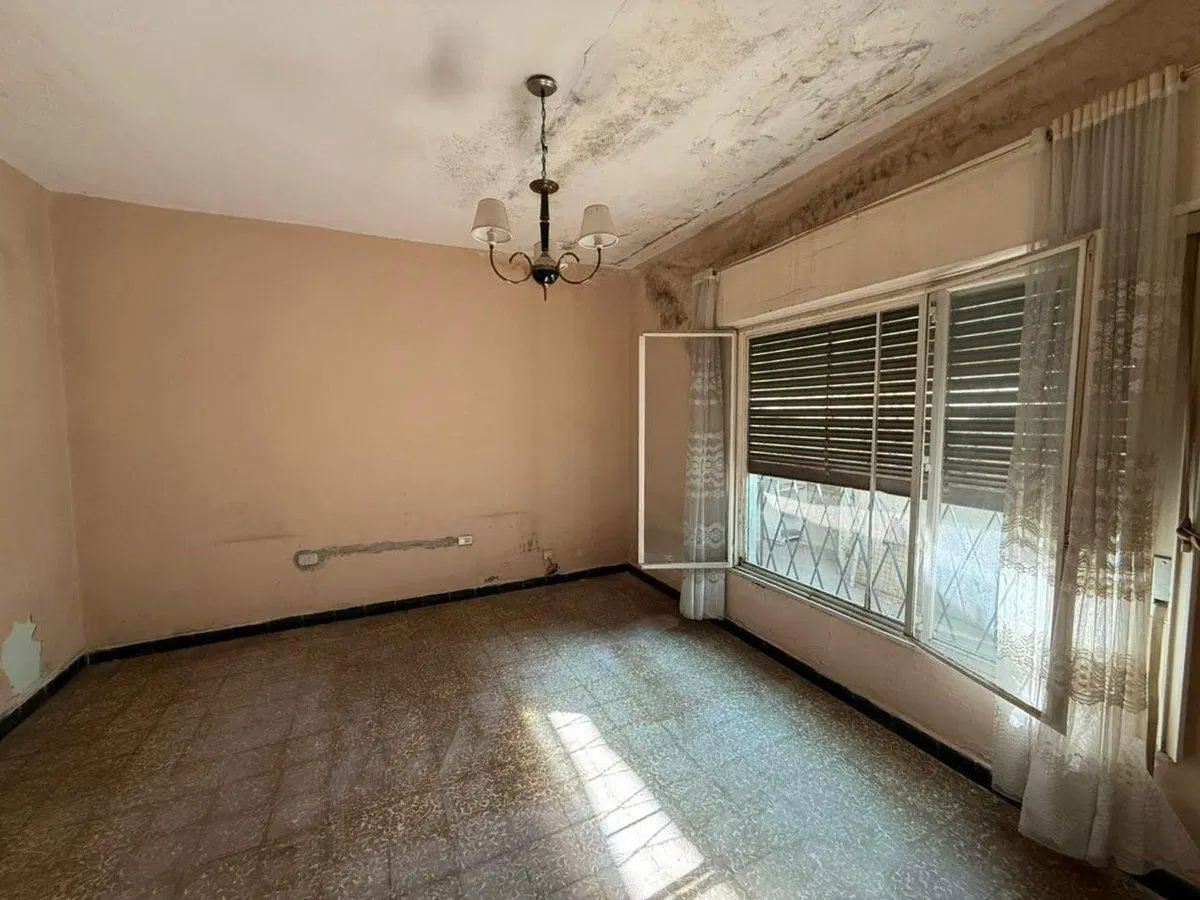 CASA VENTA A RECICLAR 3 DORMITORIOS COCHERA 2