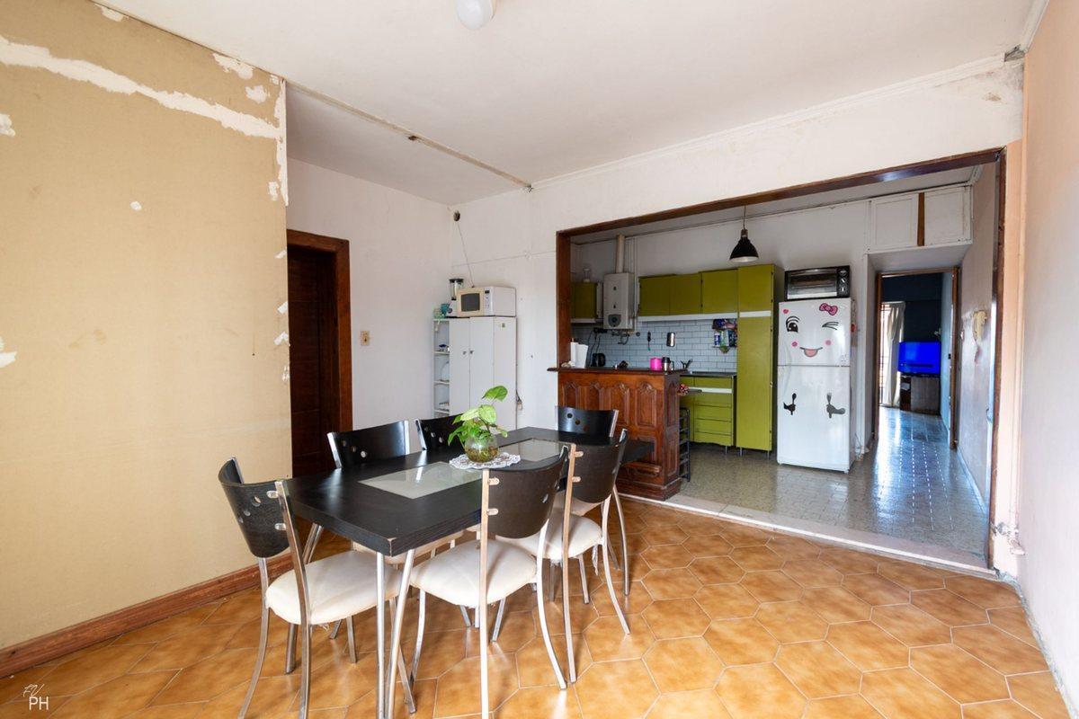 Foto de CASA DE TRES DORMITORIOS PLANTA ALTA - TIRO SUIZO, imagen 2