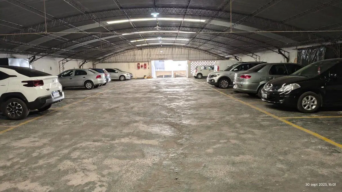 VENTA COCHERA EN ABASTO 4