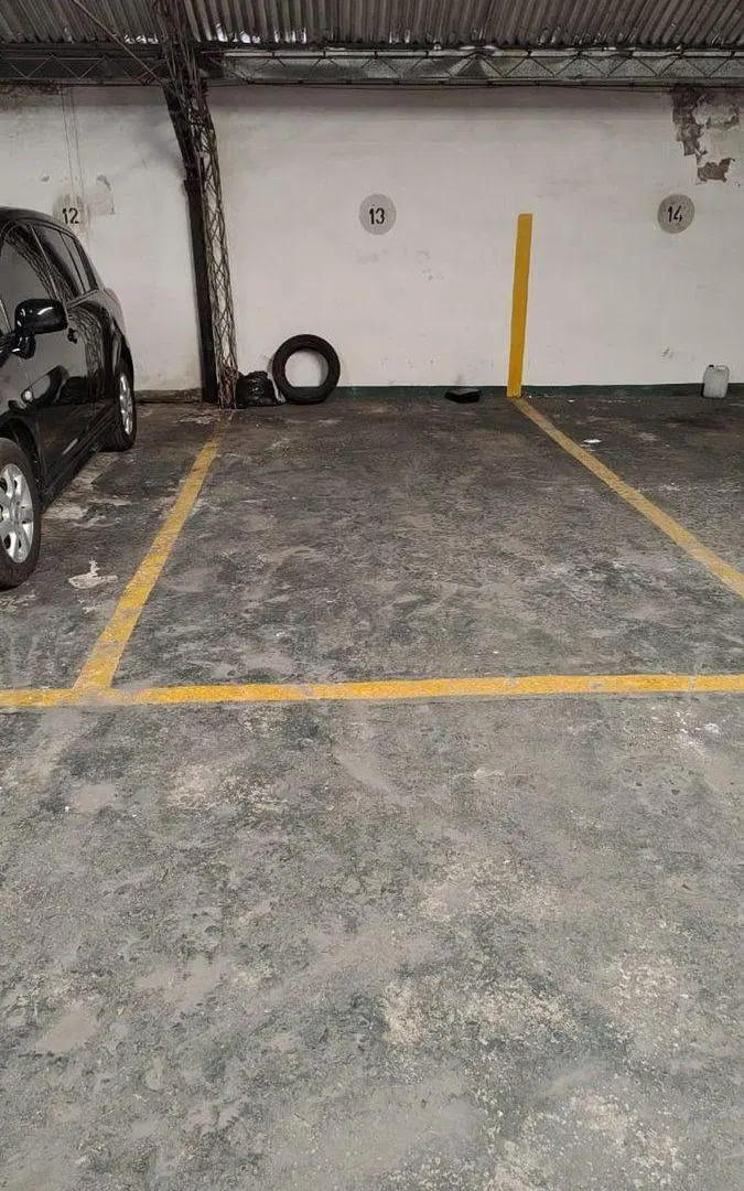 VENTA COCHERA EN ABASTO 2