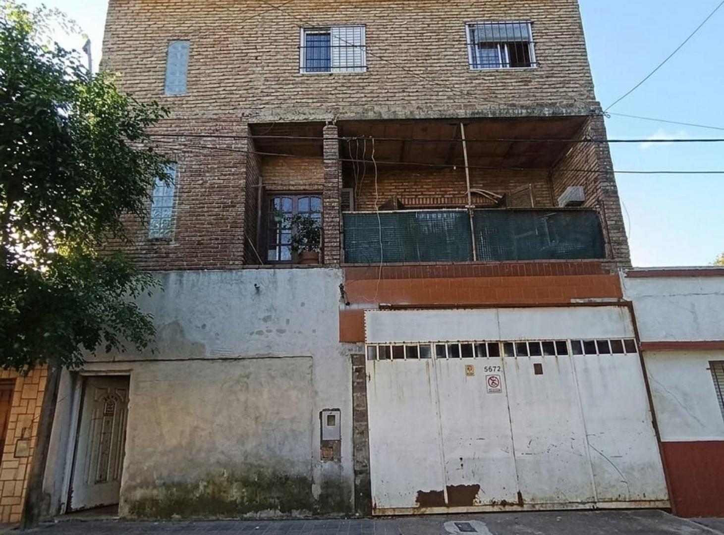 CASA CON GALPON EN VENTA 3 DORMITORIOS AZCUENAGA