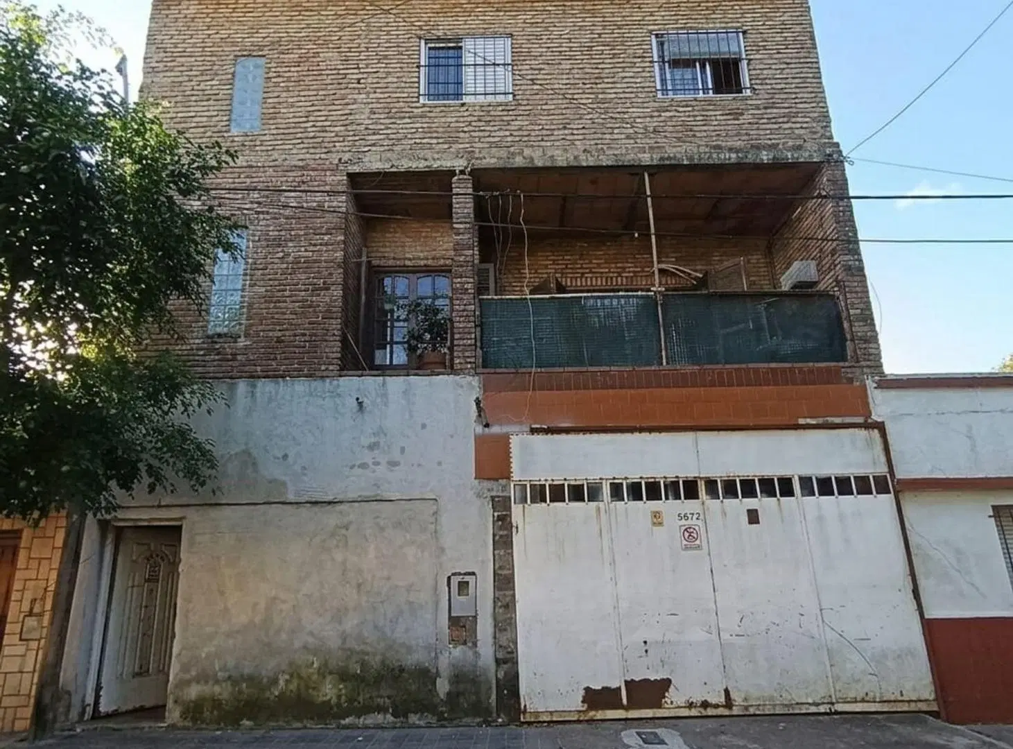 CASA CON GALPON EN VENTA 3 DORMITORIOS AZCUENAGA 2