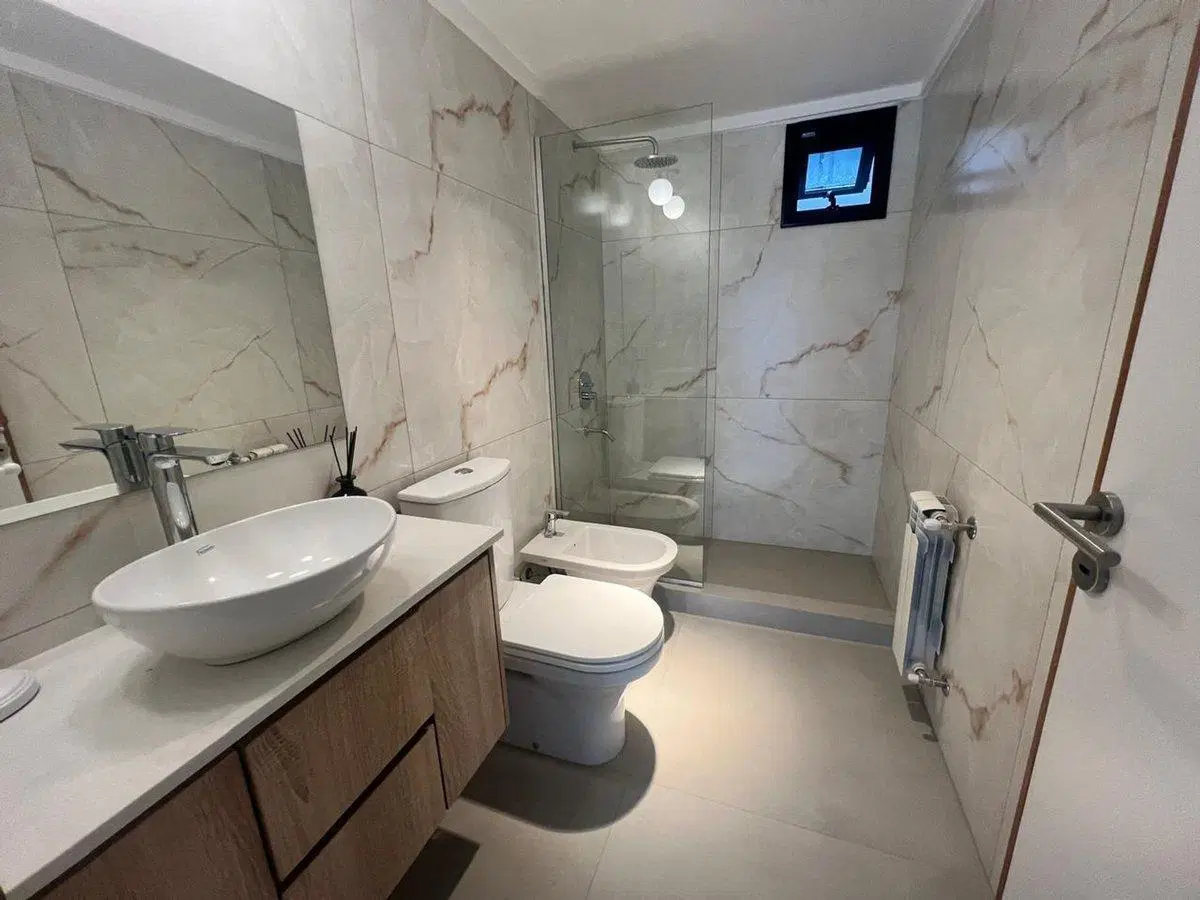 DEPARTAMENTO  EN VENTA DOS DORMITORIOS LOURDES 3