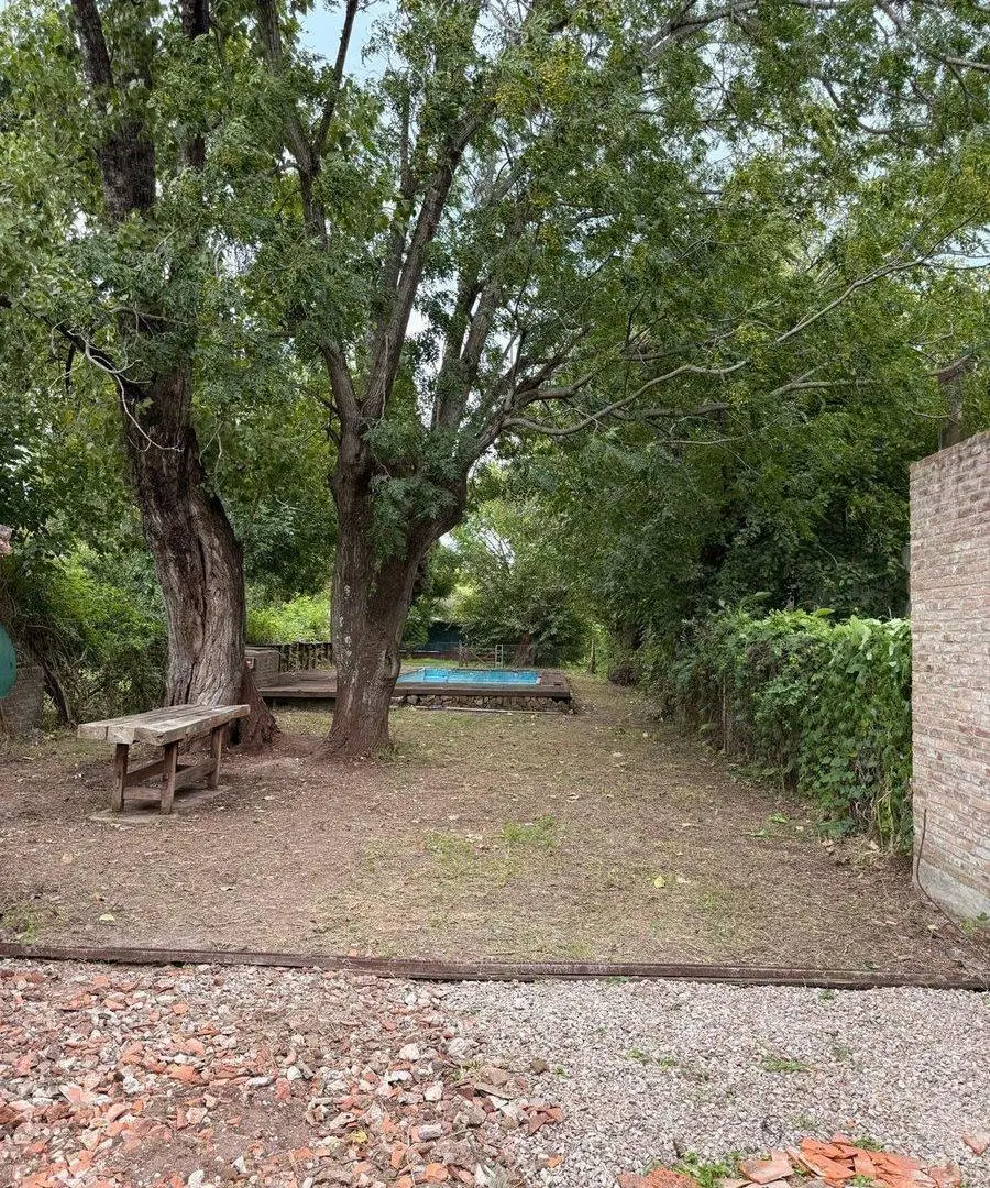 VENTA CASA A RECICLAR O DEMOLER EN LOTE EN FUNES 4