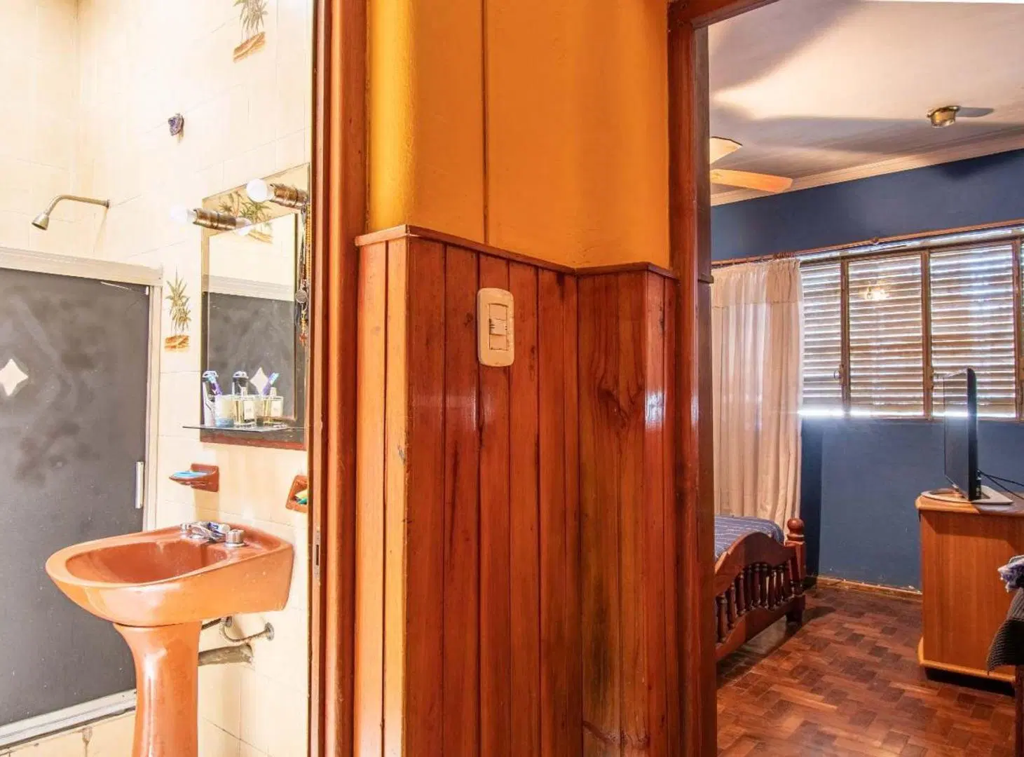 CASA EN VENTA 3 DORMITORIOS COCHERA ECHESORTU 4