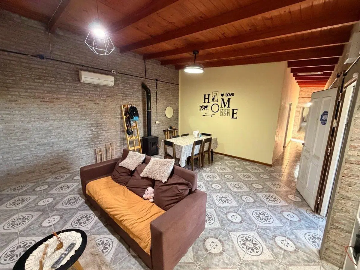 CASA VENTA 2 DORMITORIOS PILETA PUEBLO ESTHER 2