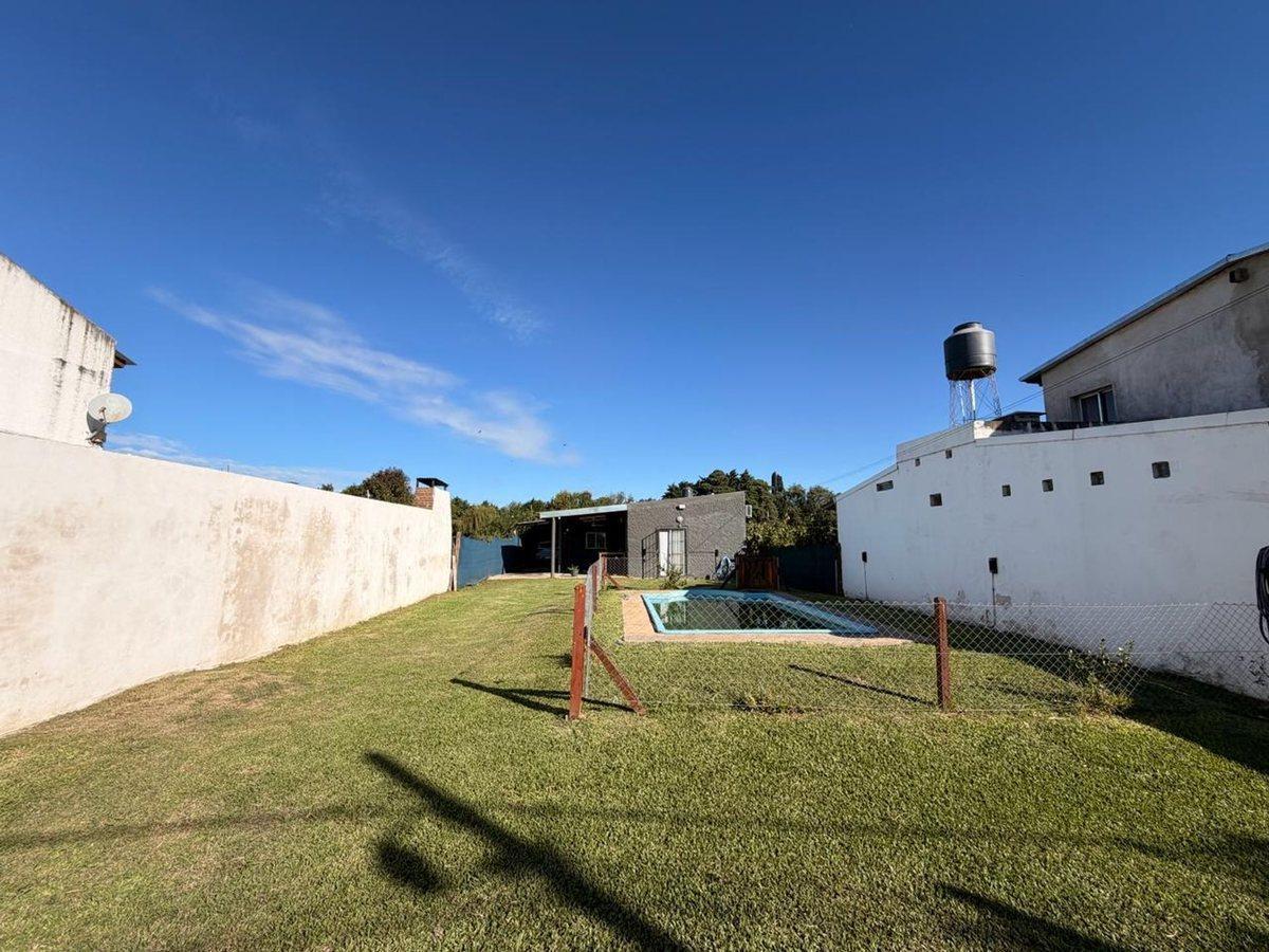 CASA VENTA 2 DORMITORIOS PILETA PUEBLO ESTHER