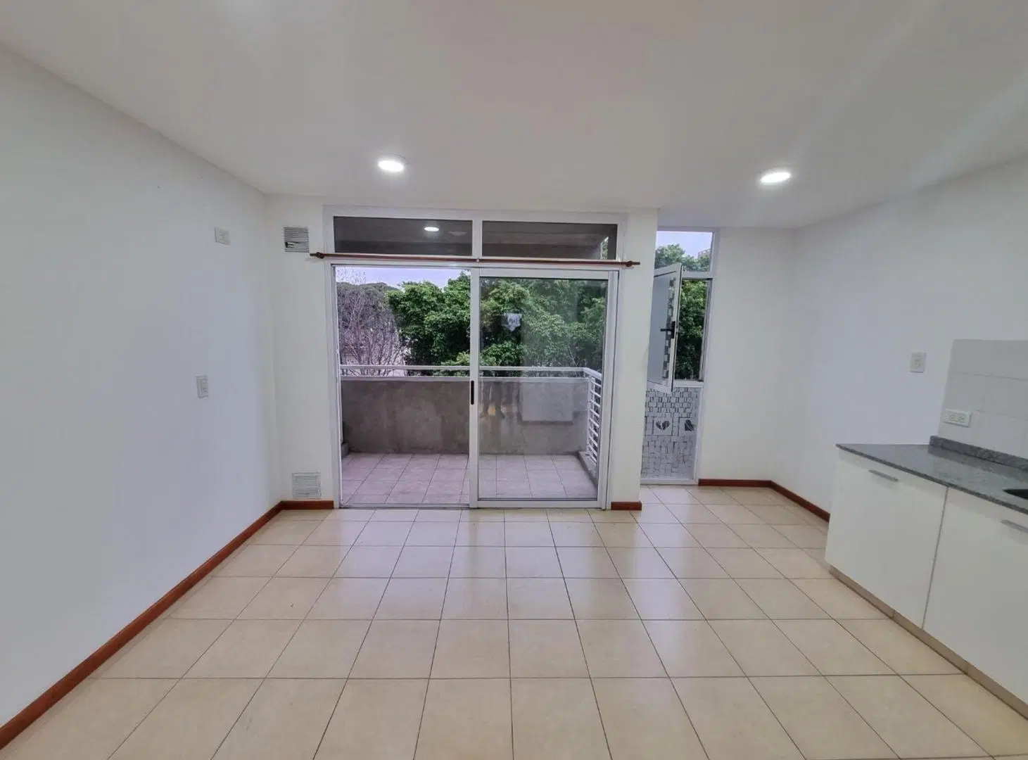 DEPARTAMENTO EN ALQUILER UN DORMITORIO PICHINCHA 4