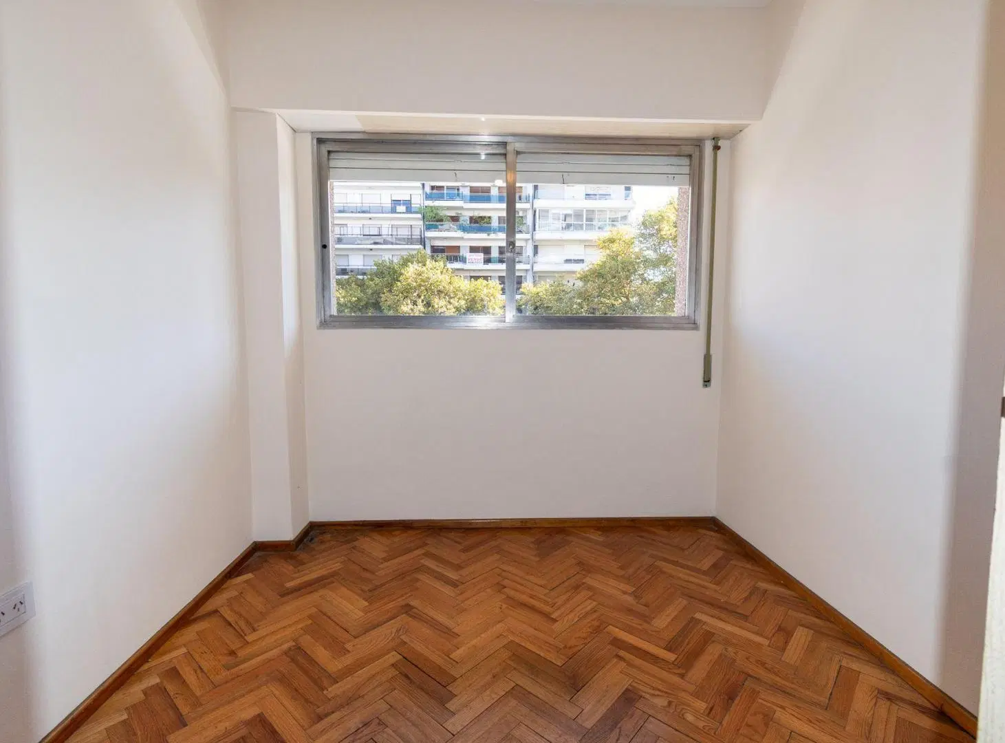 Venta Departamento 3 Dormitorios. Balcón. Oroño 5