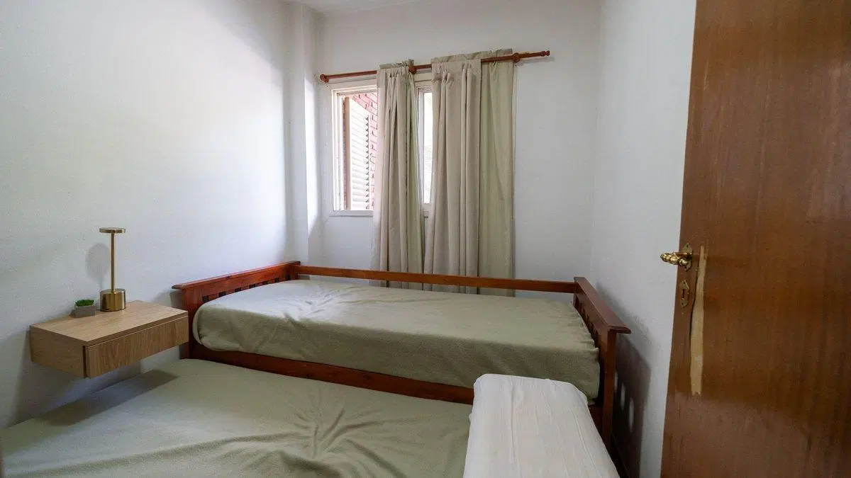 VENTA - DPTO 2 DORM AL FRENTE SOBRE SAN MARTIN 4