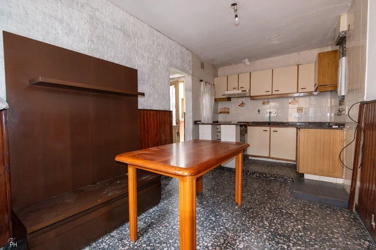 CASAS PASILLO EN VENTA 3 DORMITORIOS B. LOURDES 3