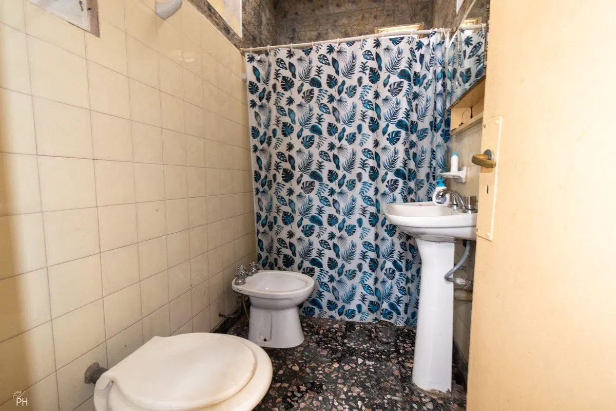 CASAS PASILLO EN VENTA 3 DORMITORIOS B. LOURDES 2