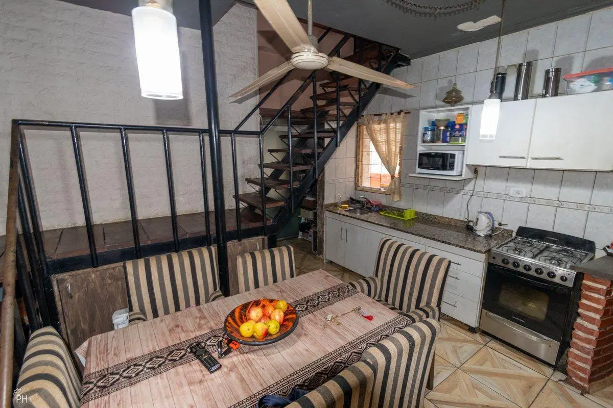 CASAS PASILLO EN VENTA 3 DORMITORIOS B. LOURDES 5