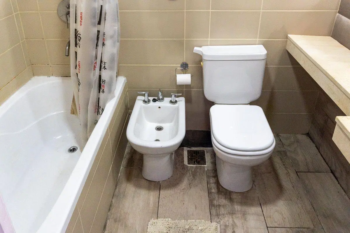 CASA EN VENTA TRES DORMITORIOS PARQUE CASADO 5