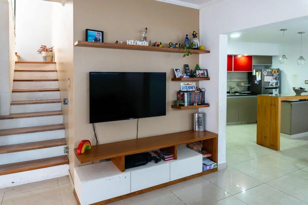 CASA EN VENTA TRES DORMITORIOS PARQUE CASADO 2