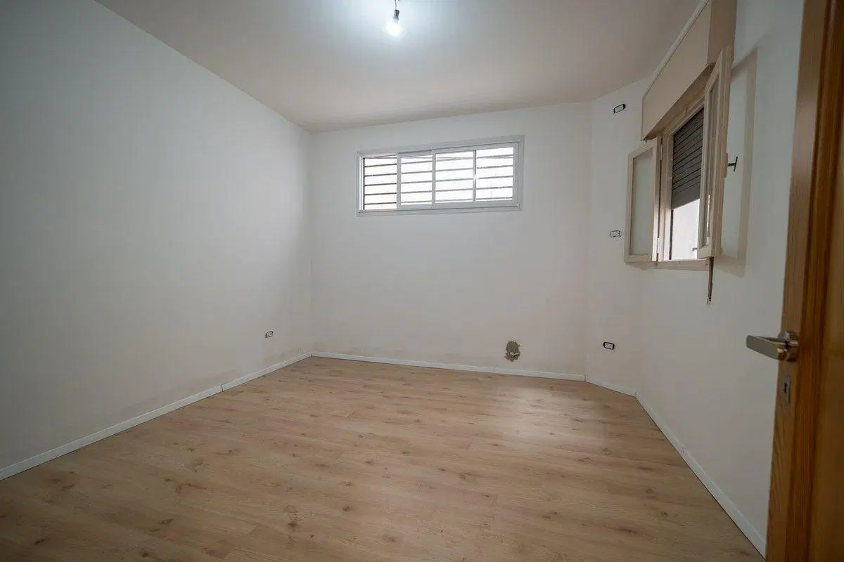 CASA DE PASILLO RECILADA EN VENTA 3 DOR/ PICHINCHA 5