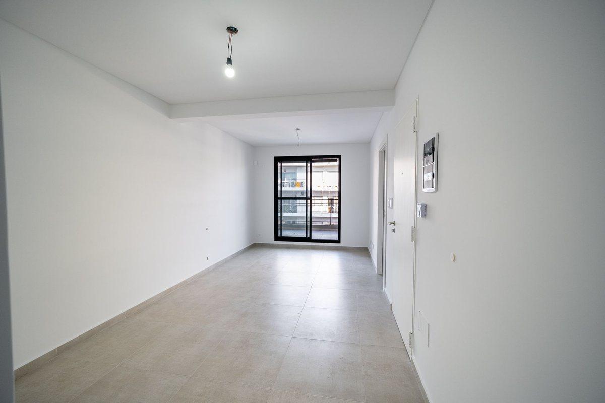 Foto de VENTA DEPARTAMENTO 2 DORMITORIO CENTRO RIO COCHERA, imagen 2